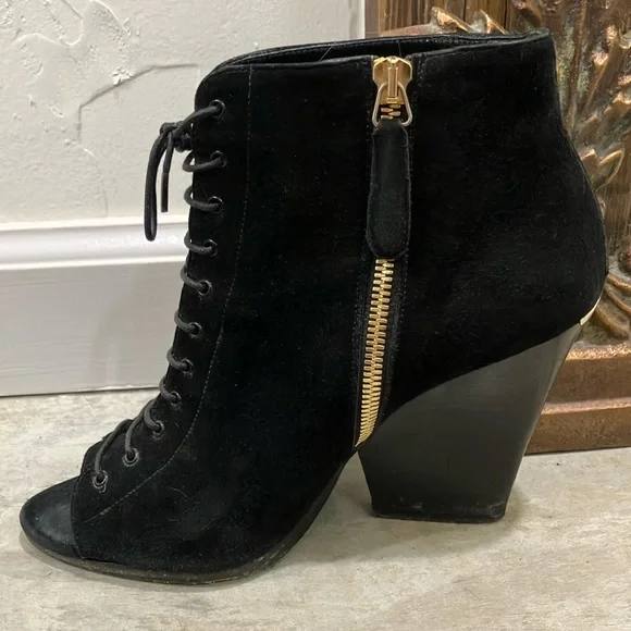 Burberry Black Lace-Up Women's Ankle Boots Open Toe Suede - Picture 3 of 5